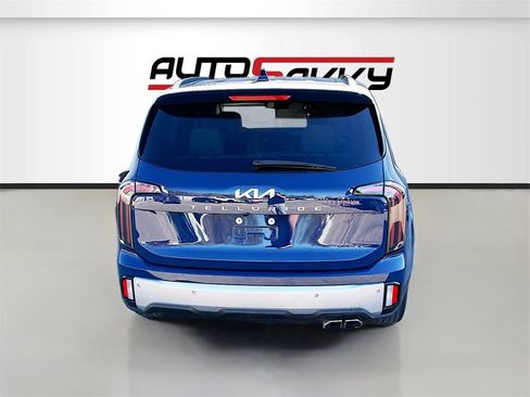 Used 2023 Kia Telluride EX w/ EX Captain's Chair Package image 6