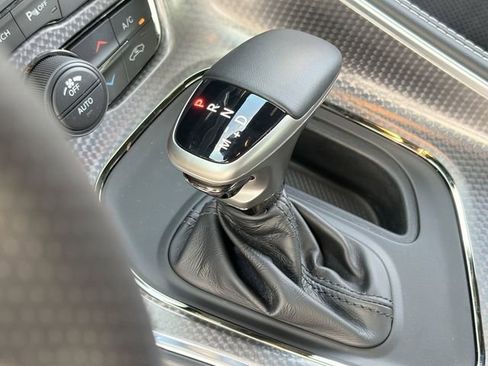 Used 2022 Dodge Challenger SRT Hellcat RWD image 15