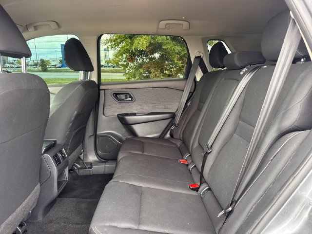 Used 2023 Nissan Rogue S FWD image 14