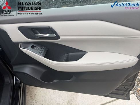 Used 2023 Nissan Rogue SL AWD/4WD image 46