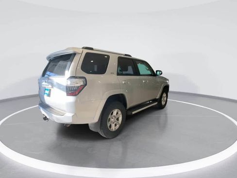 Used 2020 Toyota 4Runner SR5 Premium w/ Moonroof Package AWD/4WD image 8
