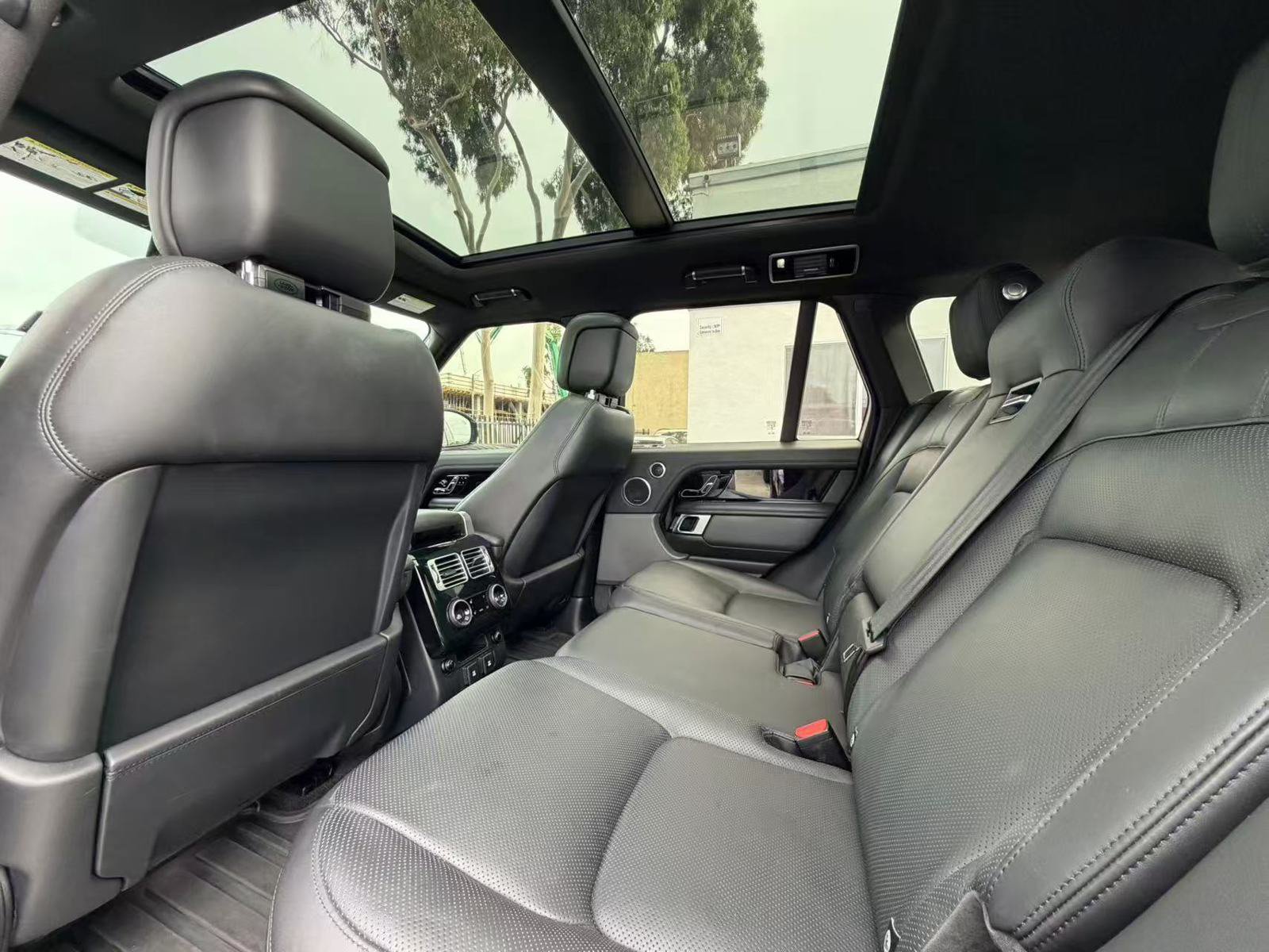 Used 2021 Land Rover Range Rover P525 Westminster Edition AWD/4WD image 9