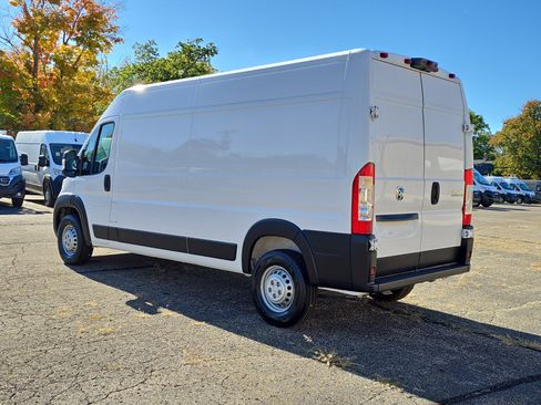 Used 2025 RAM ProMaster 2500 w/ Convenience Group image 3