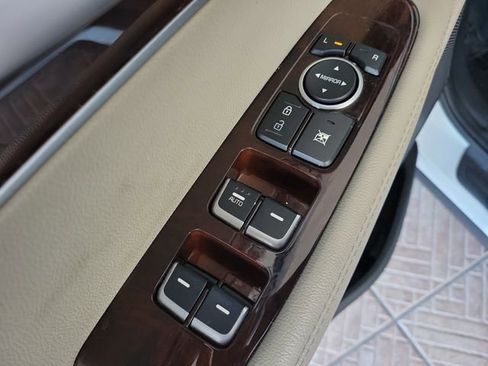 Used 2017 Kia Sorento LX image 17