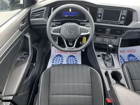 Used 2023 Volkswagen Jetta Sport image 11