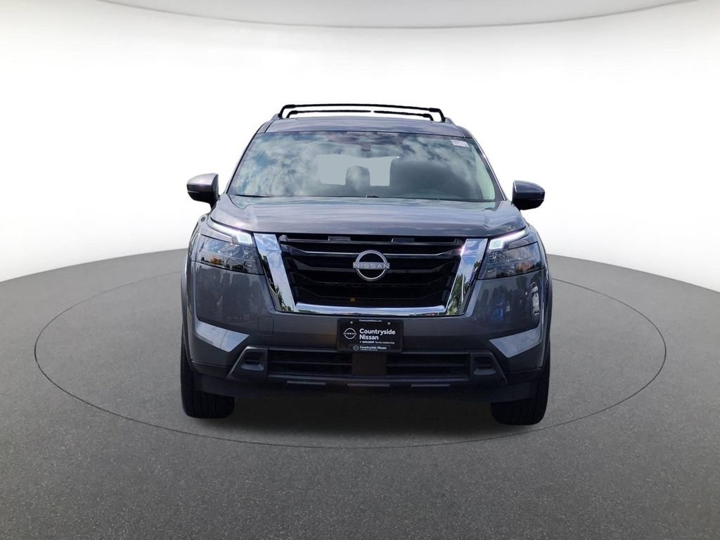 Used 2025 Nissan Pathfinder SV w/ SV Premium Package FWD image 2