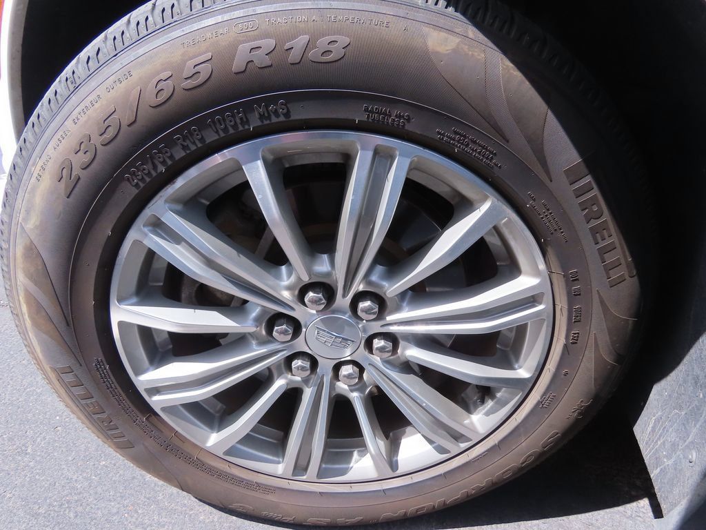 Used 2018 Cadillac XT5 Luxury w/ Driver Awareness Package FWD image 15