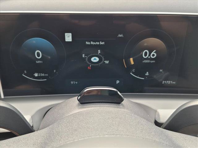 Used 2025 Hyundai Tucson Limited AWD/4WD image 11