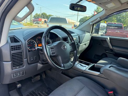 Used 2012 Nissan Titan SV w/ SV Premium Utility Pkg AWD/4WD image 10