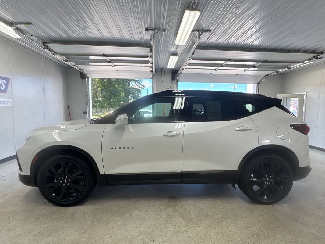 Used 2022 Chevrolet Blazer RS w/ Enhanced Convenience Package AWD/4WD image 3