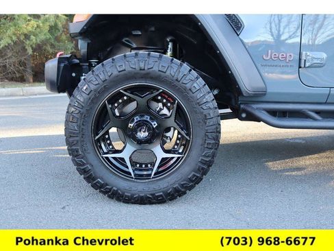 Used 2024 Jeep Wrangler Rubicon w/ Technology Group image 28