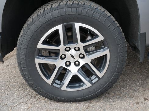 Used 2020 Chevrolet Silverado 1500 LT Trail Boss image 15