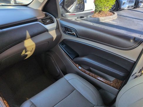 Used 2018 Chevrolet Suburban Premier AWD/4WD image 16