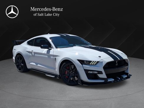 Used 2021 Ford Mustang Shelby GT500 w/ Carbon Fiber Track Pack RWD image 1