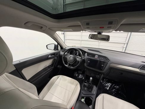 Used 2018 Volkswagen Tiguan SEL FWD image 26