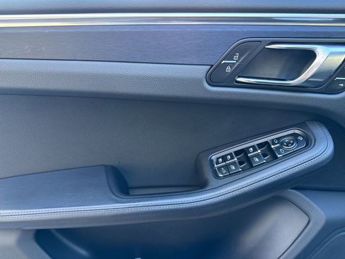 Certified 2023 Porsche Macan GTS image 12