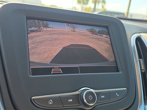 Used 2022 Chevrolet Equinox LT image 30