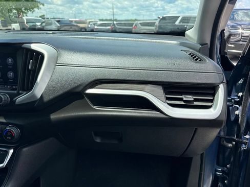 Used 2024 GMC Terrain SLT FWD image 16