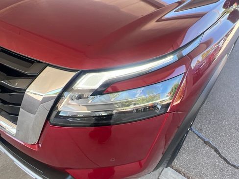 Used 2022 Nissan Pathfinder Platinum AWD/4WD image 31