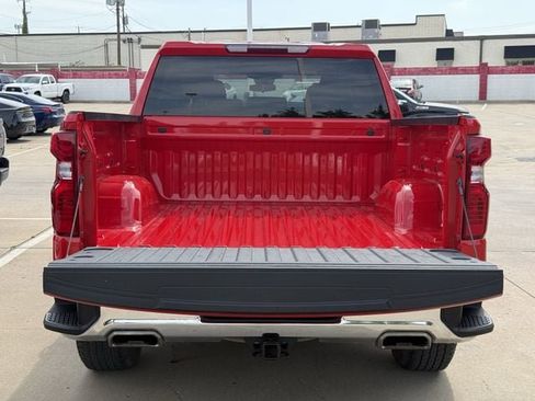 Used 2022 Chevrolet Silverado 1500 LT w/ Z71 Off-Road Package AWD/4WD image 32