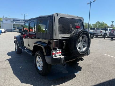 Used 2016 Jeep Wrangler Unlimited Sahara w/ Connectivity Group AWD/4WD image 15