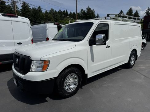 Used 2018 Nissan NV 3500 SV RWD image 5