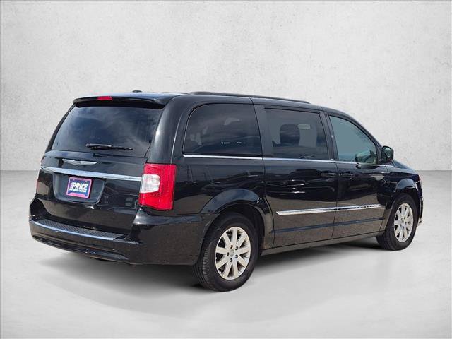 Used 2013 Chrysler Town & Country Touring FWD image 5