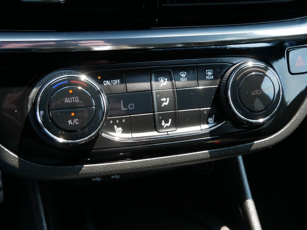 Certified 2024 Buick Envista Sport Touring w/ Convenience I Package FWD image 26