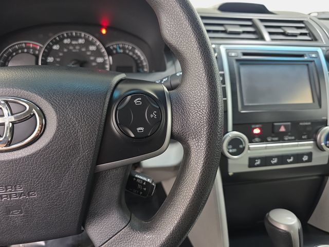 Used 2014 Toyota Camry LE FWD image 18