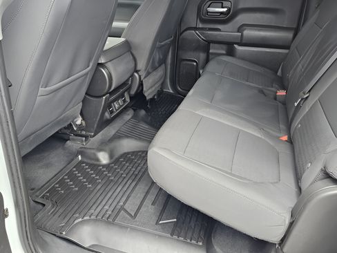 Used 2021 Chevrolet Silverado 1500 LT AWD/4WD image 10