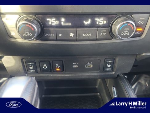 Used 2022 Nissan Frontier PRO-4X w/ Pro-4X Premium Package image 31