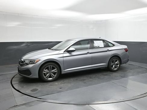 Used 2024 Volkswagen Jetta SE FWD image 30