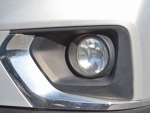 Used 2018 Chevrolet Traverse LT image 17