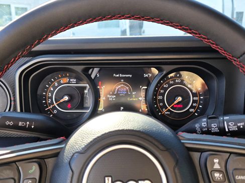 Certified 2025 Jeep Wrangler Unlimited Rubicon image 16