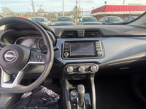 Used 2025 Nissan Versa SV image 17