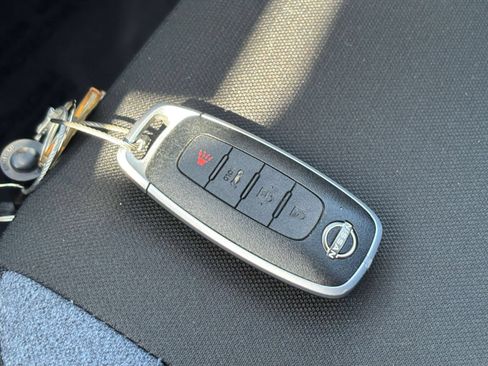 Used 2025 Nissan Versa SV FWD image 21