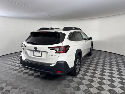 Used 2024 Subaru Outback Premium AWD/4WD image 5