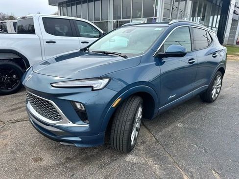 Used 2024 Buick Encore GX Avenir image 3