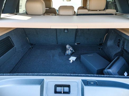 New 2026 Land Rover Range Rover SE image 27