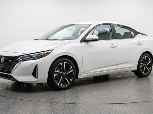 Used 2025 Nissan Sentra SV FWD image 3