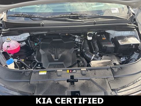 Certified 2025 Kia Carnival SX Prestige image 9