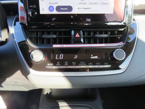 Certified 2025 Toyota Corolla LE image 25