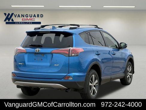 Used 2018 Toyota RAV4 XLE FWD image 9