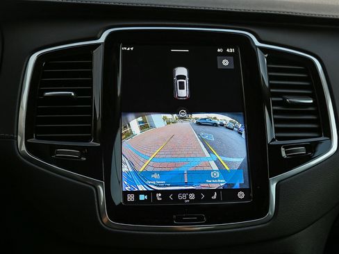 Used 2023 Volvo XC90 T8 Ultimate image 24