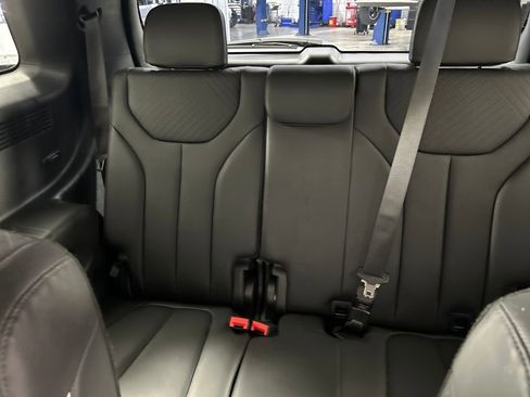 Certified 2025 Hyundai Palisade SEL image 30