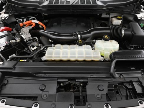 Used 2021 Ford F150 Lariat w/ Equipment Group 502A High AWD/4WD image 28