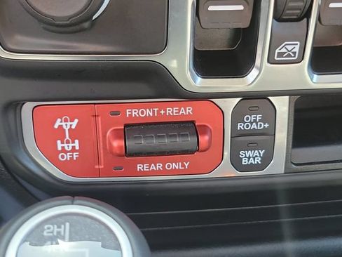 Used 2023 Jeep Gladiator Rubicon w/ LED Lighting Group AWD/4WD image 29