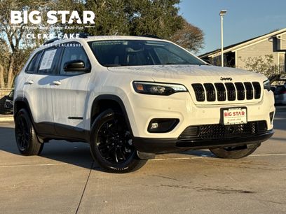 Used 2023 Jeep Cherokee Altitude Lux