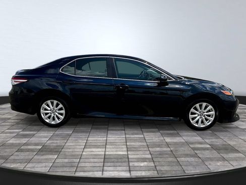 Used 2019 Toyota Camry LE FWD image 8