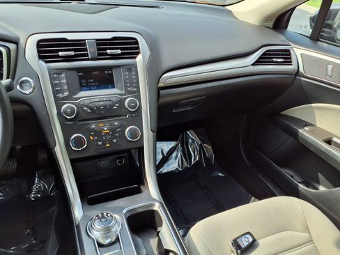 Used 2018 Ford Fusion S FWD image 4
